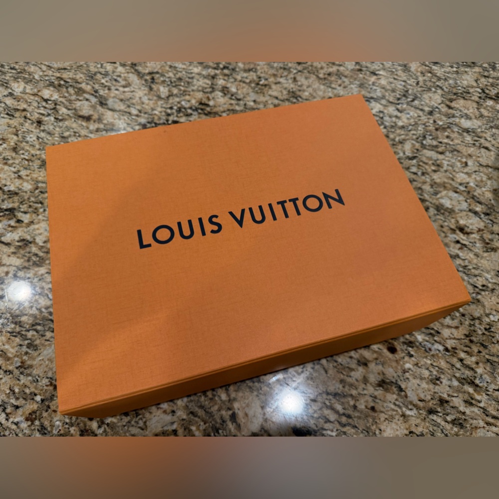 Pre-owned Louis Vuitton Box 14”
